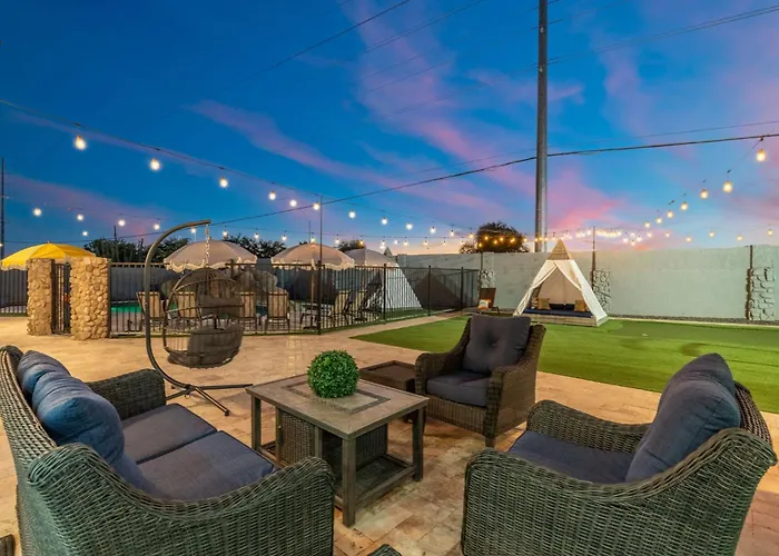 Tropical Fun W Waterslide, Pickleball & Hoops Ferienhaus Phoenix