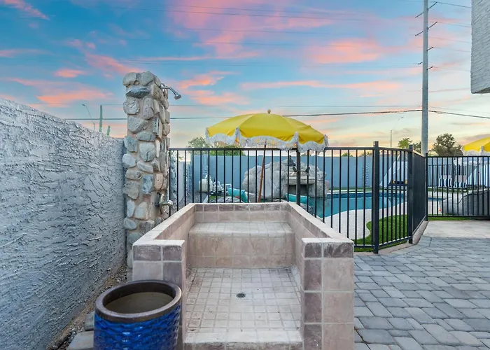 Ferienhaus Tropical Fun W Waterslide, Pickleball & Hoops *
