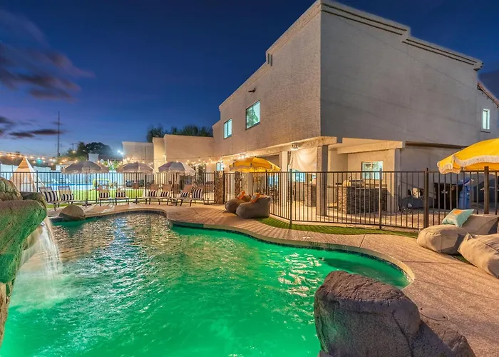 Tropical Fun W Waterslide, Pickleball & Hoops Ferienhaus