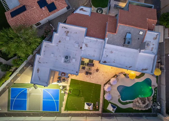 Ferienhaus Tropical Fun W Waterslide, Pickleball & Hoops